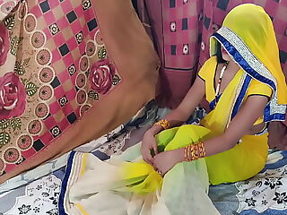 Eine indische Therapeutin verwöhnt ihren Patienten mit einer sinnlichen Saree-Massage und oralem Vergnügen.