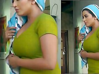 Monalisa在Assamese XXX视频中炫耀她惊人的乳房,并享受令人满意的性体验。