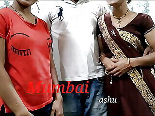 Mumbai hat einen wilden Dreier mit seiner Schwägerin Ashu und genießt dieses heiße Hindi-Video.